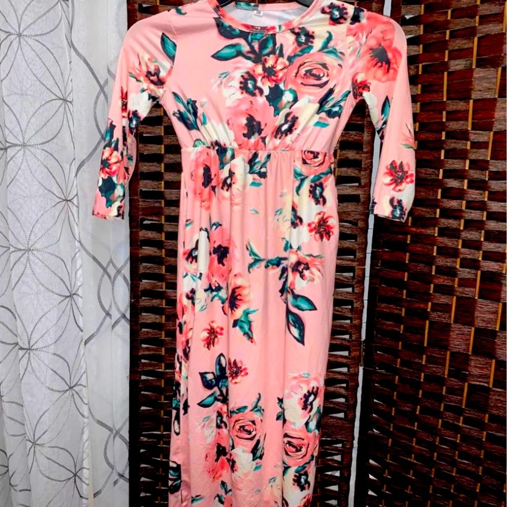 🌻3/$20🌻 Girls floral maxi dress with pockets